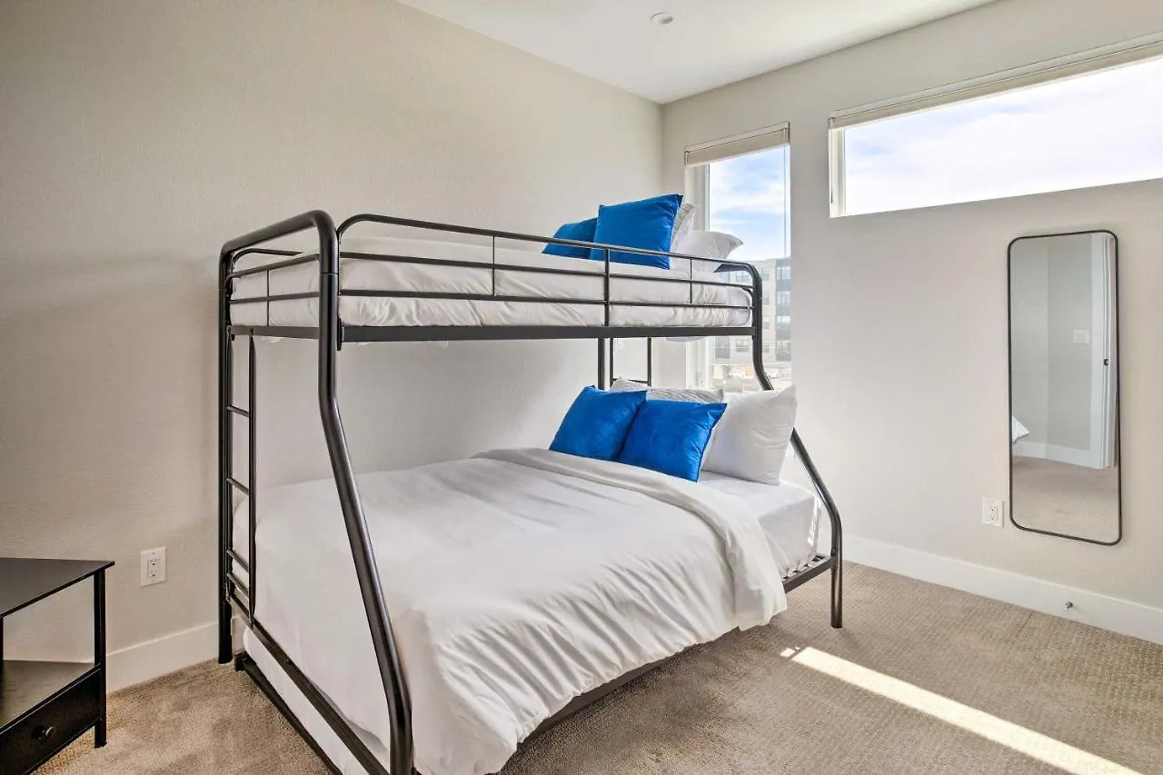 Holiday home Upscale Denver Townhome With City Skyline Views